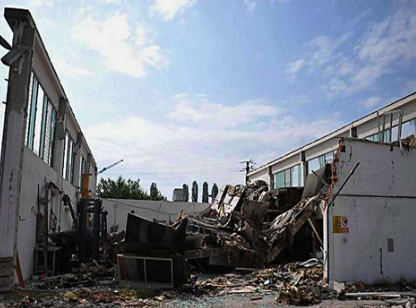 Perché le vittime del terremoto in Emilia<br>le hanno fatte i capannoni crollati?